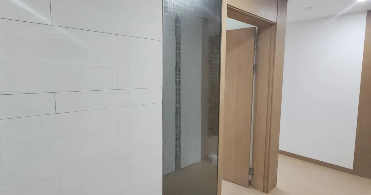 벽면 거울 디자인 교체 시공 사례